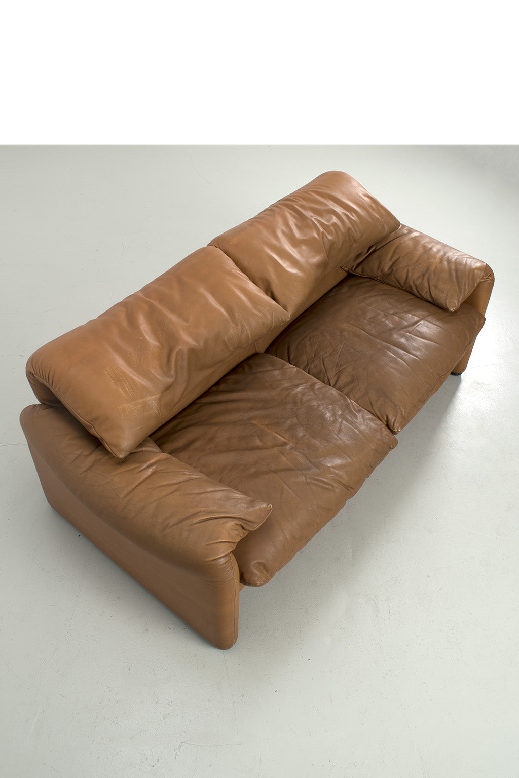 Vintage tweezits ‘Maralunga’ bank door Cassina