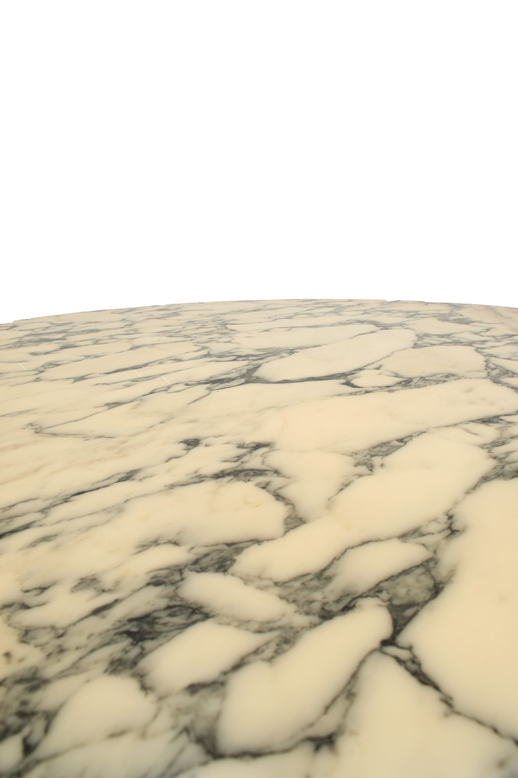 Ronde Saarinen eetafel